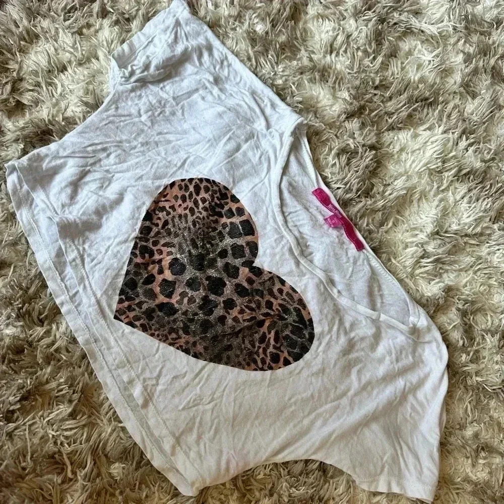 Yomyom size 8 crop top